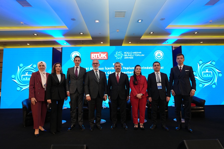 Ankarada "Şüurlu Cəmiyyət üçün Güclü Media" mövzusunda beynəlxalq sammit keçirilmişdir